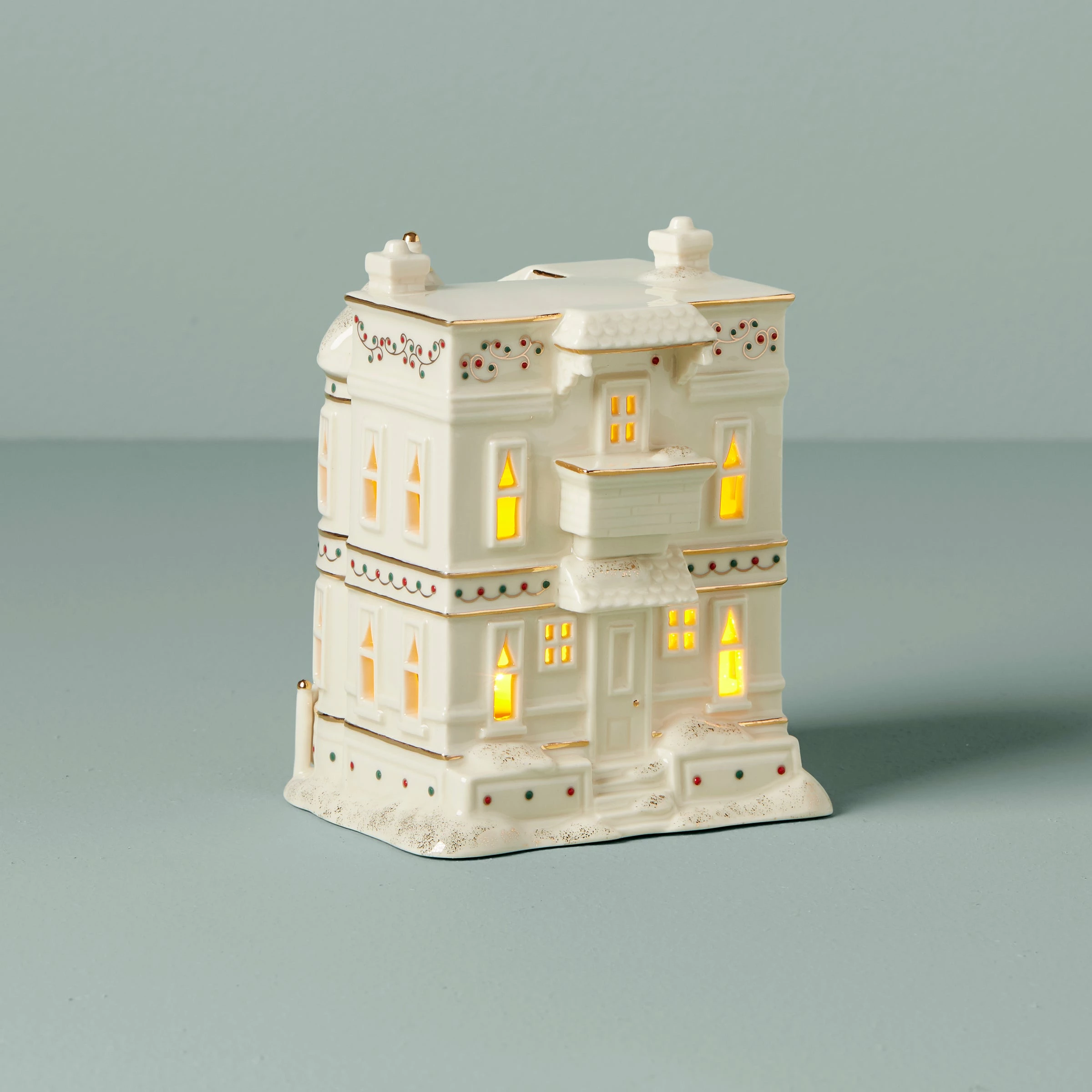 Lenox Home Décor Mistletoe Park Bed & Breakfast Figurine